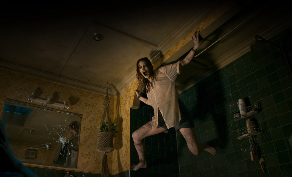 Evil-Dead-Rise-still-e1681810784811-1024x620-2_2023_04.jpeg