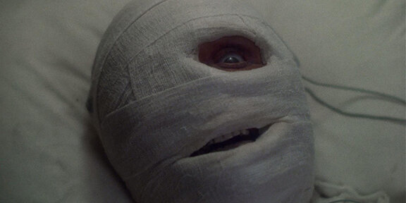 review_dead-and-buried-2_2023_05.jpg