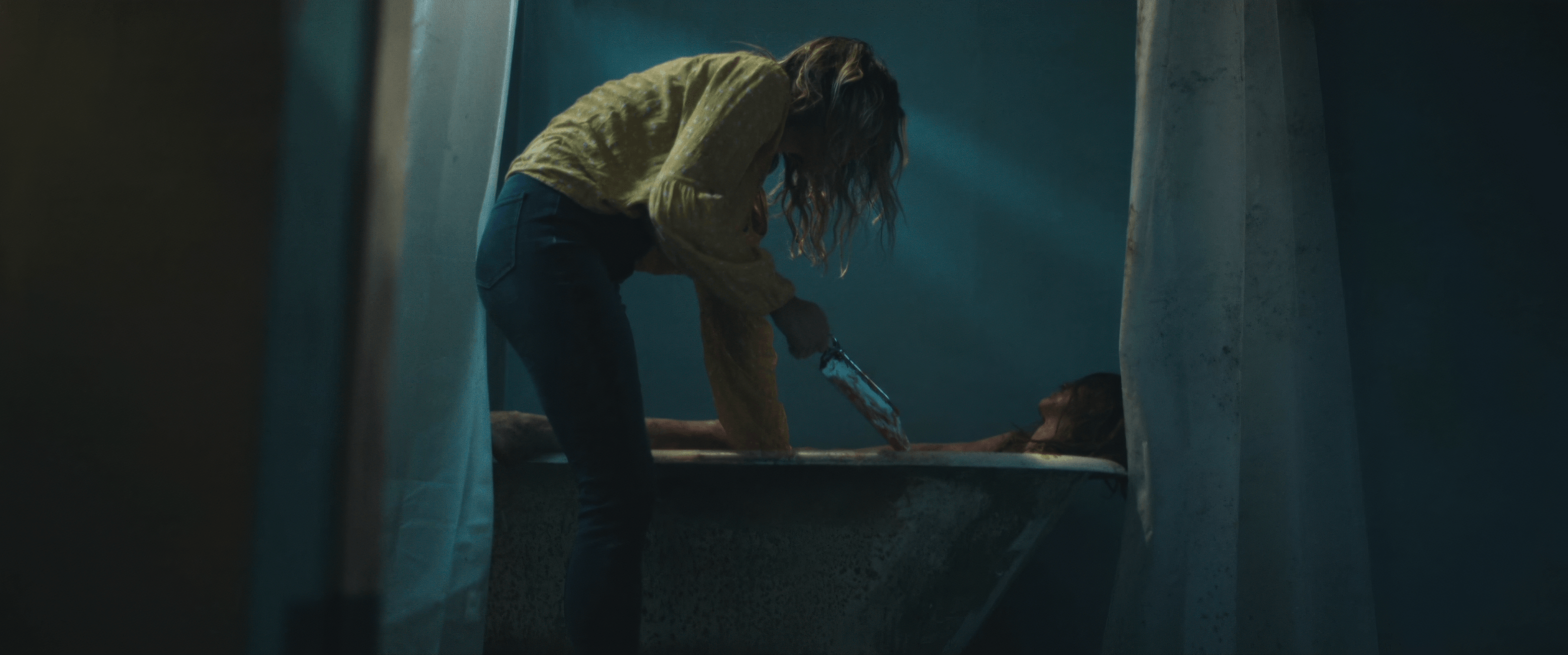 Vicky Tub and Saw still - No Tears In Hell