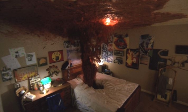nightmare-on-elm-street-1984-glenn-johnny-depp-bed-death-review_2021_06.jpg